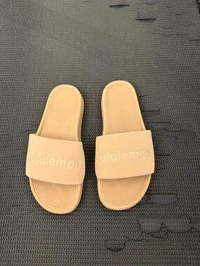 Lululemon Beige/Brown Pool Slide Sandals